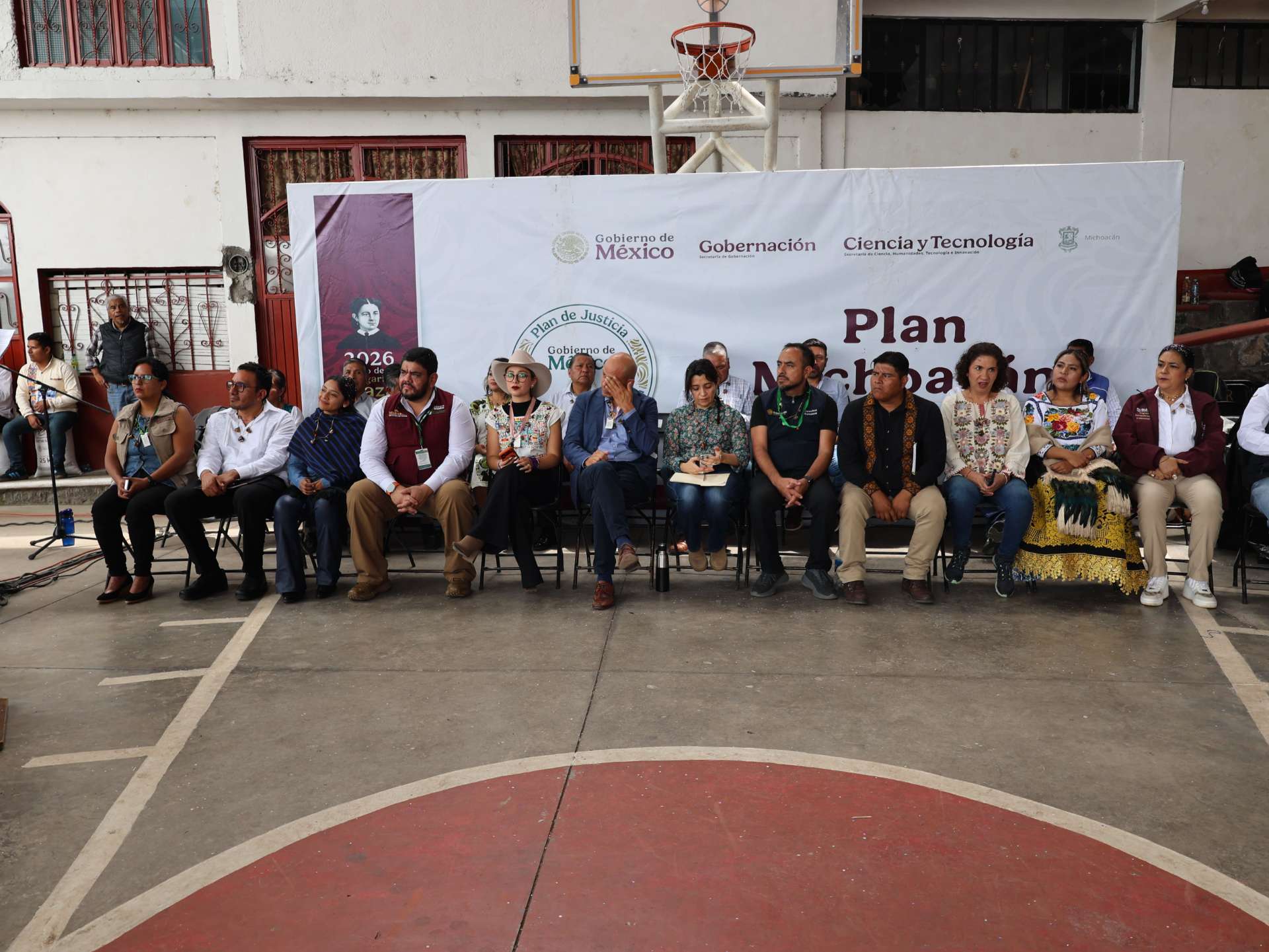 Portada: Feria del Bienestar en la Isla de Janitzio, Michoacán